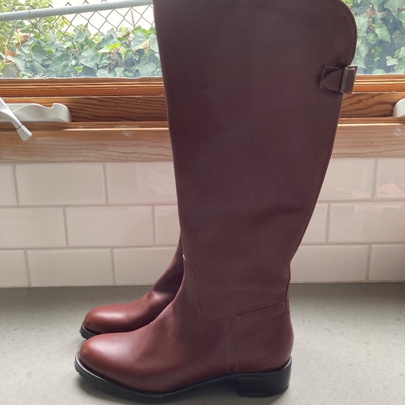 Elegant Brown Heeled Boots - Picture 1 of 12